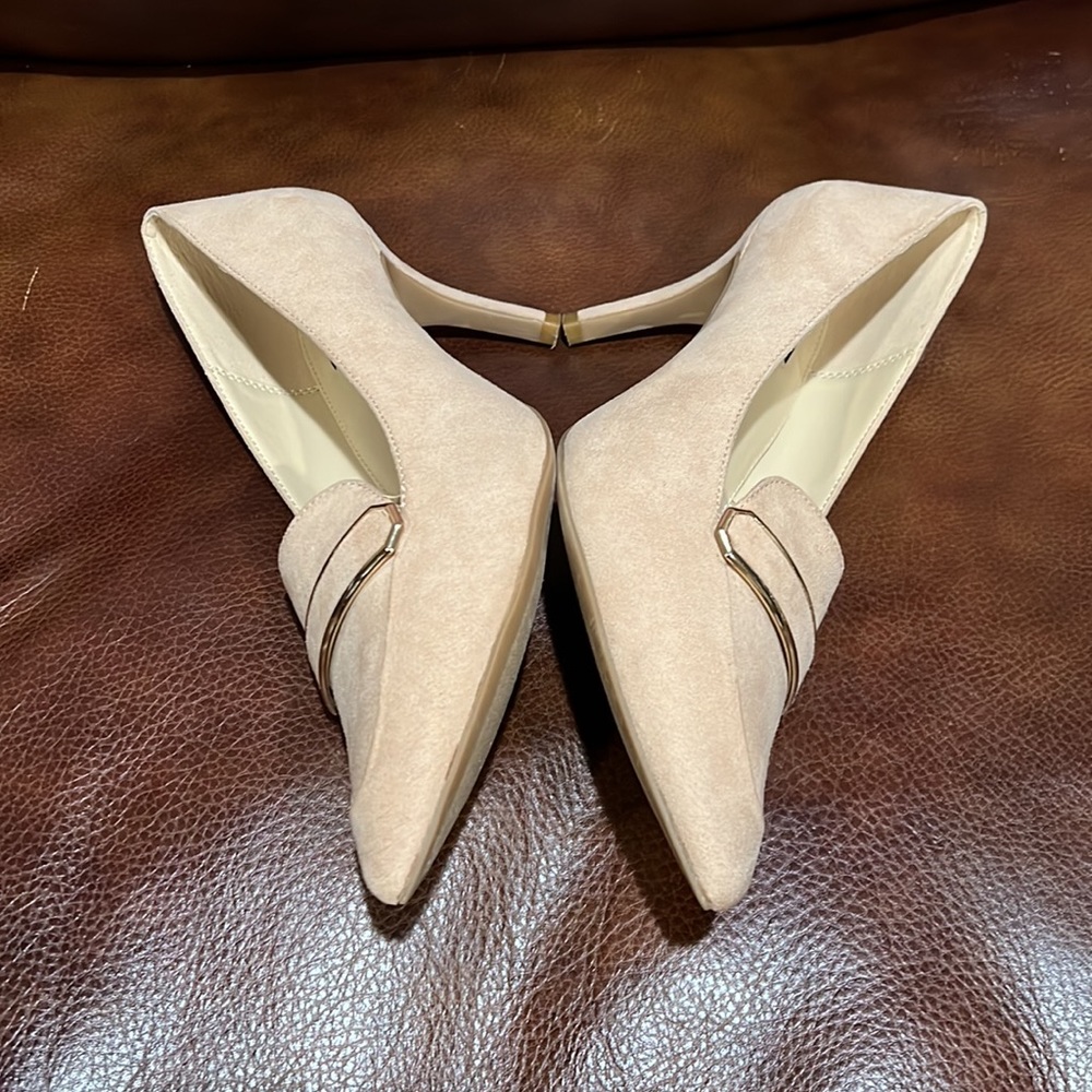 Jones New York Classy Pump in a versatile color. Worn once in EUC - Picture 4 of 17